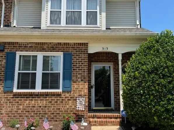 313 Cobb Island Ct, Chesapeake, VA 23322