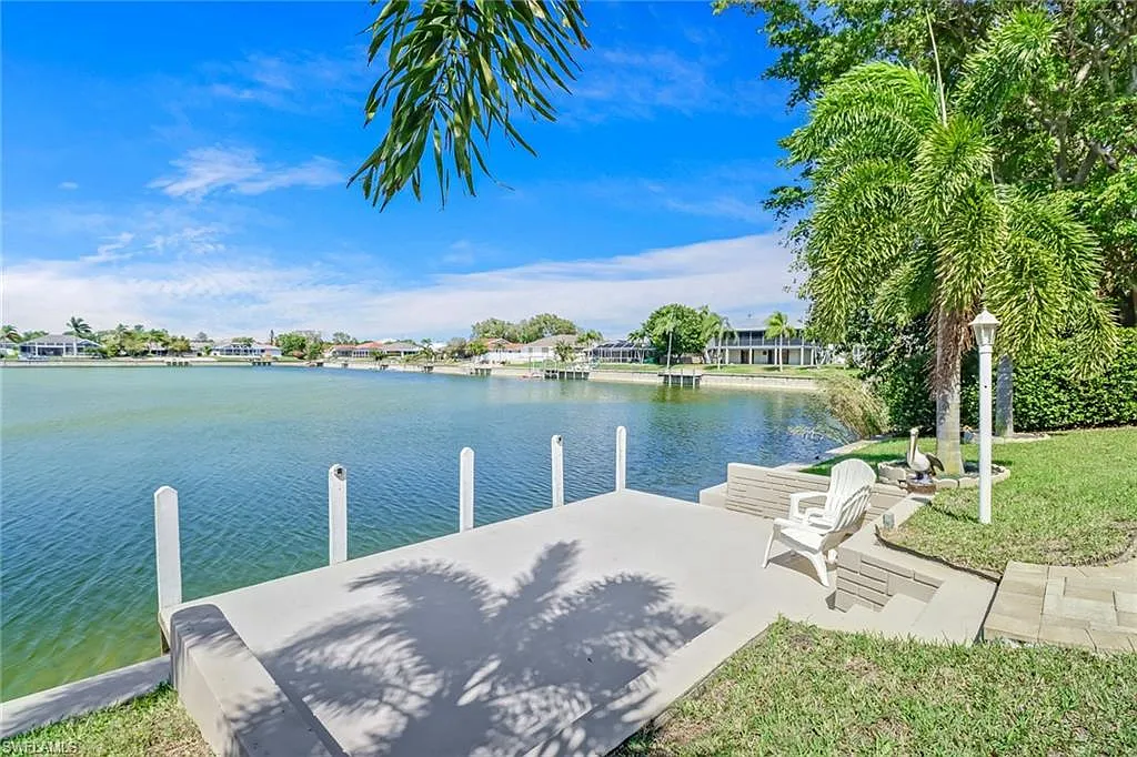 3 bed, 3.0 bath, 2256 sqft, $5,000 — Photo 2