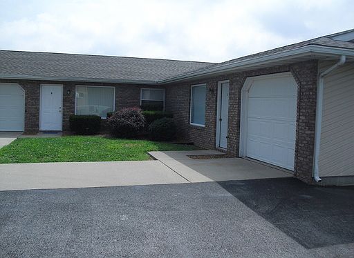 2nd image of 703 Skyline Dr #B