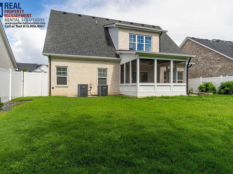 3527 Pershing Dr — Photo 35