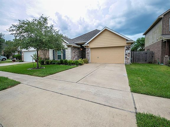2nd image of 1820 Winding Trail Ln
