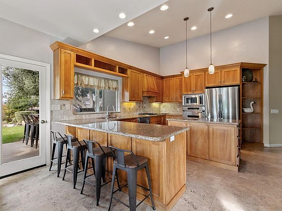 3rd image of 15336 Mesa Estates Ct