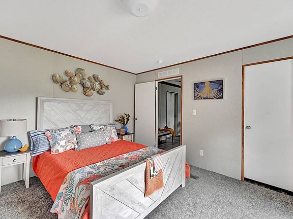 4th image of 376 W Buell Dr #32A