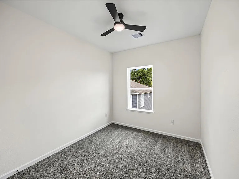 443 Hahlo St — Photo 23