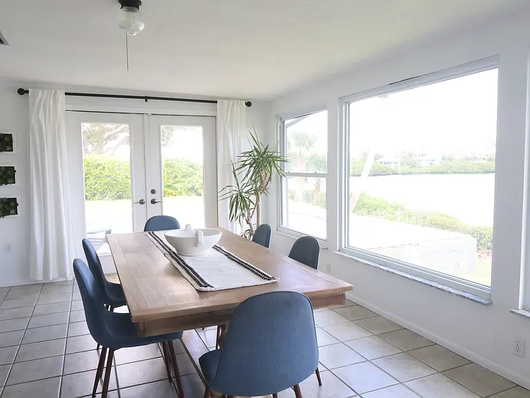 351 Renoir Dr — Photo 6