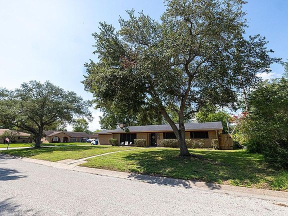 2nd image of 201 Glenbrook Ln