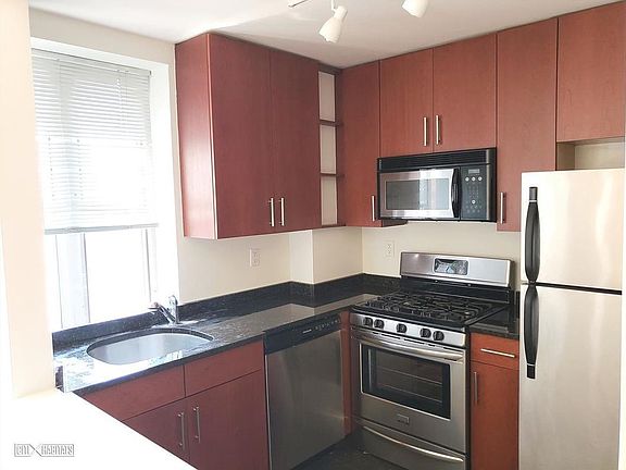 5th image of 312 W 53rd St APT 4D