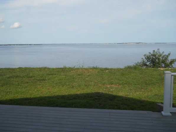 6025 Nassau Point Rd, Cutchogue, NY 11935