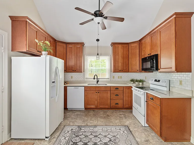 12015 Bexley Ct — Photo 15