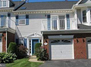 36 Topaz Dr, Franklin Park, NJ 08823