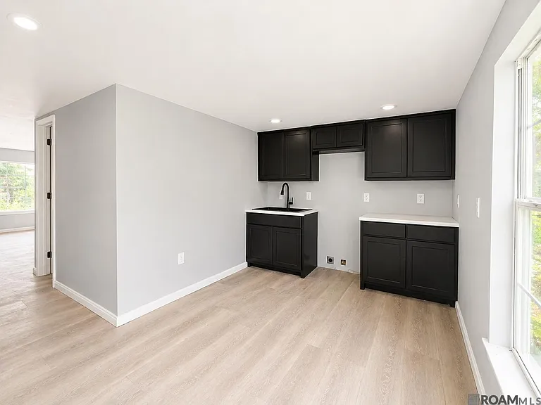 4809A Longfellow Dr — Photo 6