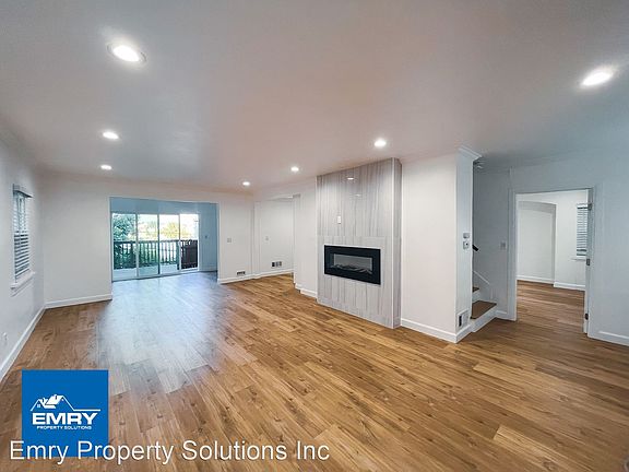 5th image of 516 N Mariposa Ave