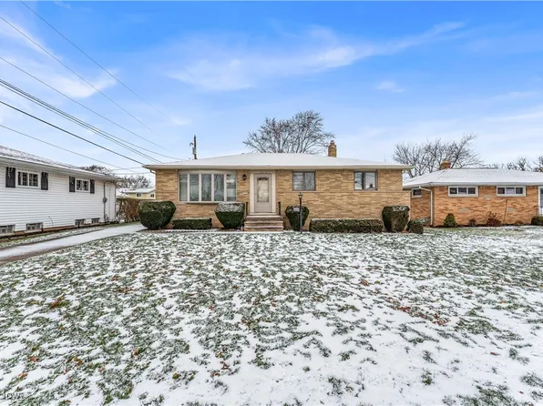 9924 Valley Forge Dr, Parma Heights, OH 44130