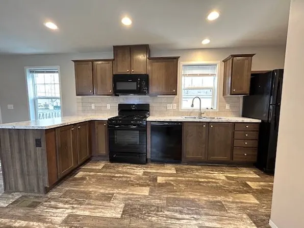 7055 Quarry Rd #190, Amherst, OH 44001