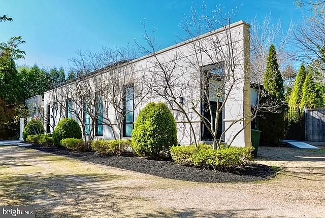 1st image of 3017 Gates Rd NW
