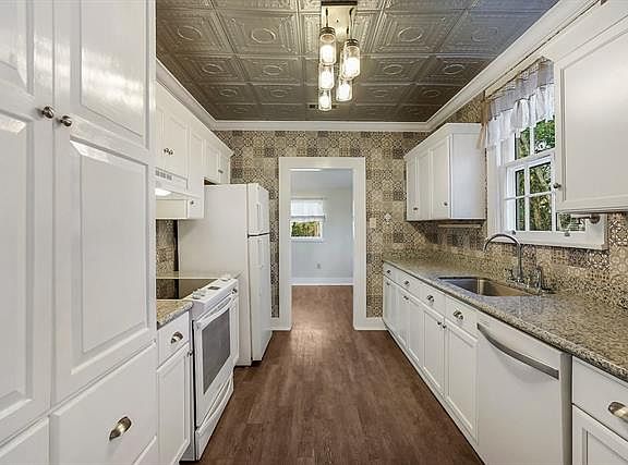 5th image of 719 S Jahncke Ave