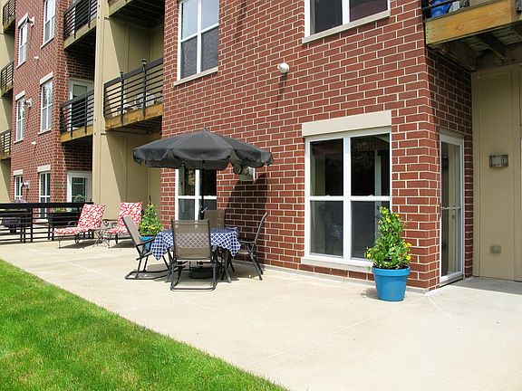 4th image of 1220 E Locust St APT 106