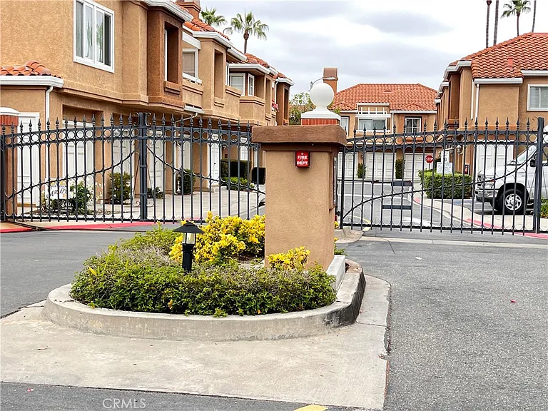 24246 Swiftriver Ct — Photo 17