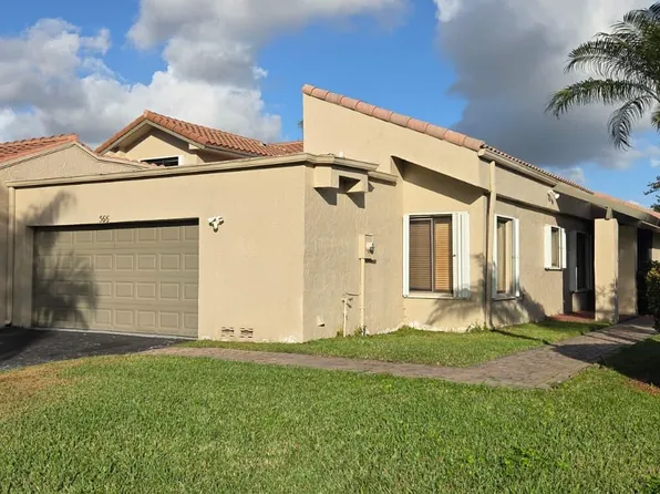 566 Village Lake Drive, Weston, FL 33326