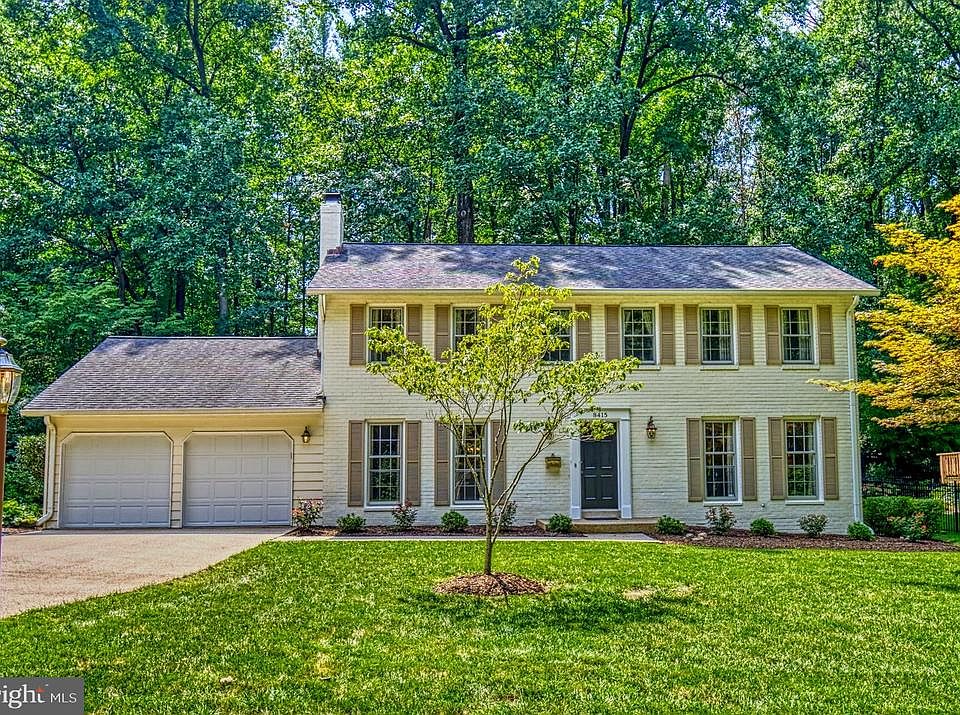 Stately Winterset Colonial