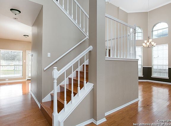 3rd image of 1519 Townsend House Dr