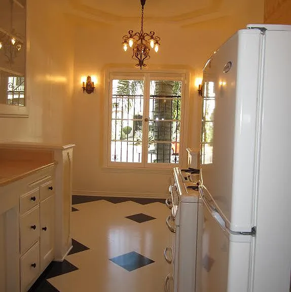 325 S Cochran Ave #102 — Photo 10
