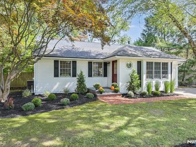 12 Leoson Pkwy, Old Tappan, NJ, 07675