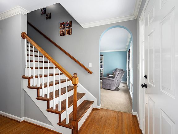 5th image of 256 Milgray Ln