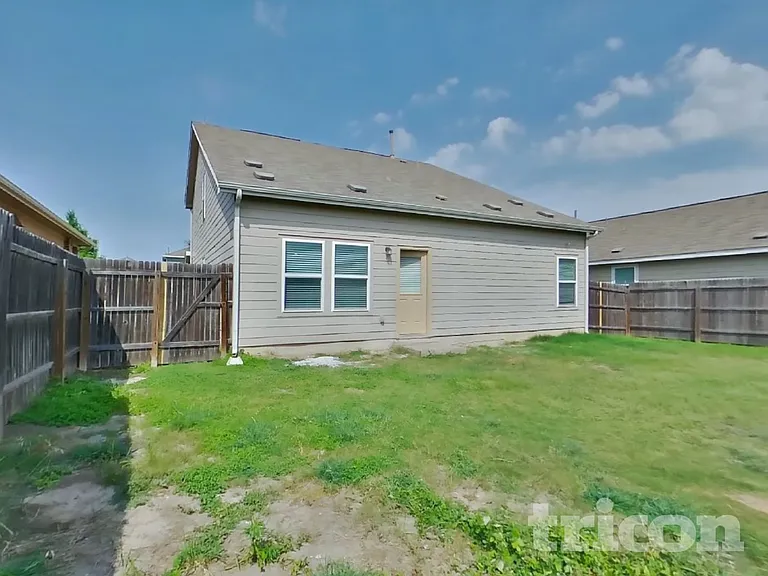 421 Moonvine Way — Photo 17