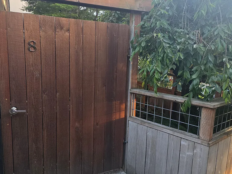 2332 Minor Ave E #8 — Photo 12