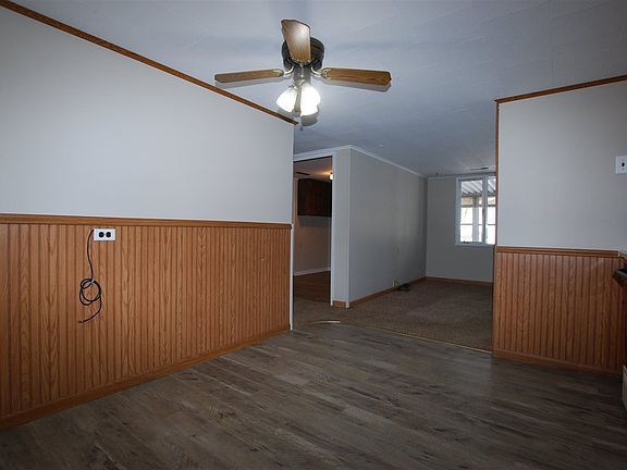 4th image of 724 2nd St NE