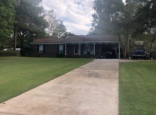 747 McIntyre St, Sandersville, GA 31082