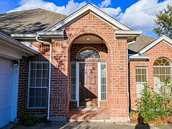 2nd image of 21506 Cedar Cove Dr