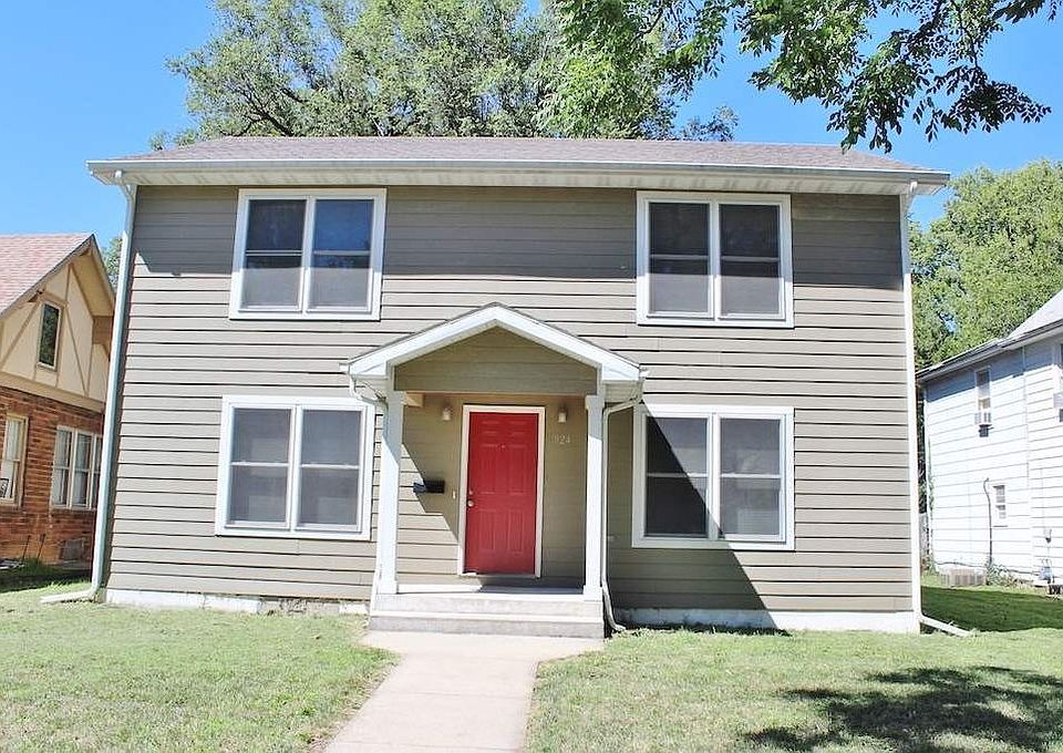 924 Bertrand St Manhattan KS 66502 Zillow   F7b8fcb9940943b549b36c49d64bc710 Cc Ft 960 