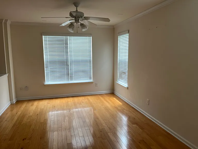 9827 Grettle Ct — Photo 2