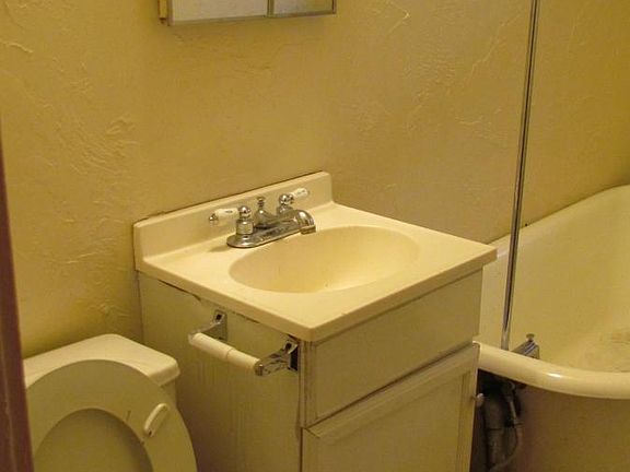 5th image of 1380 W 111th St APT B