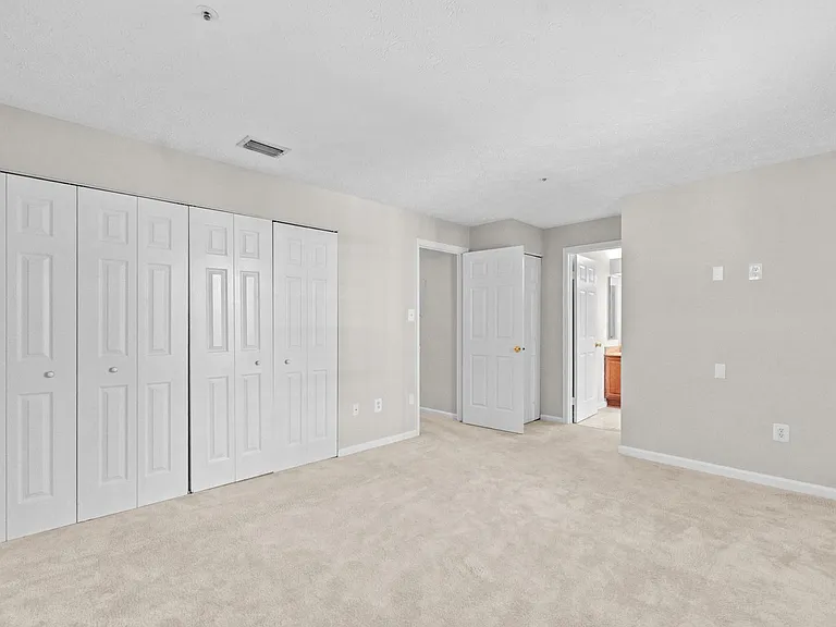 12205 Saint Peter Ct — Photo 8