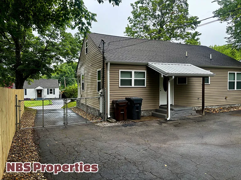 1940 McClung Ave — Photo 29
