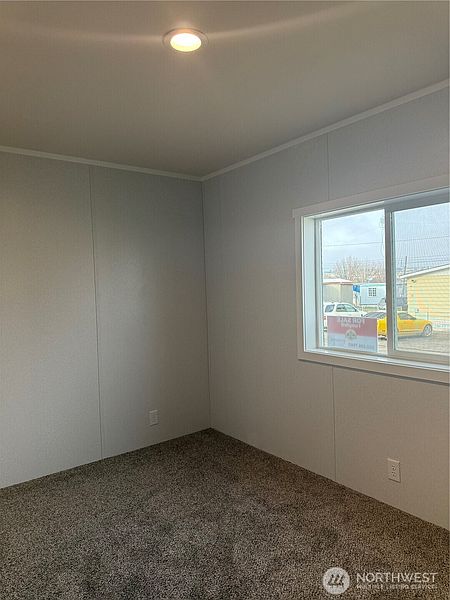 4th image of 200 W Hawthorne Street #32