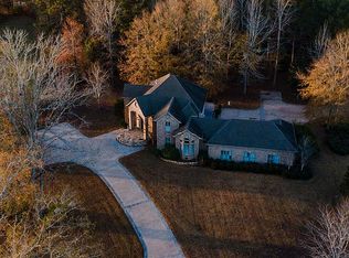 498 Winding Creek Rd, Alexander City, AL 35010