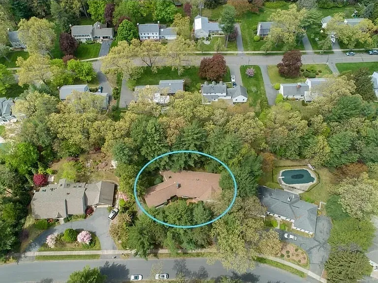 208 Tanglewood Dr — Photo 46