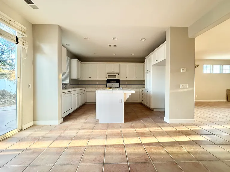 2871 Pinta Ct — Photo 6