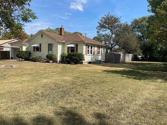 Privacy fenced yard!