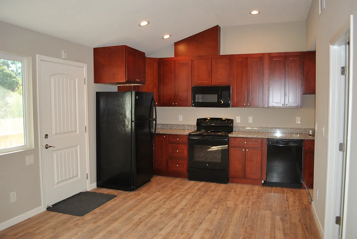 Building Photo - 21391 Locust St #1