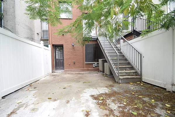 Rented by Urban Realty NYC | media 16