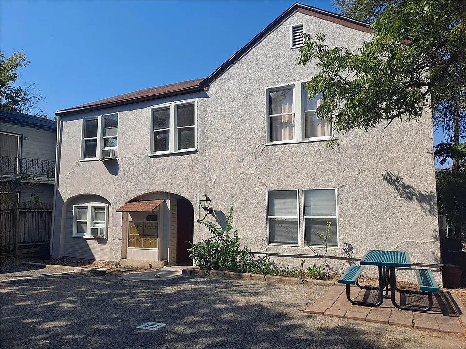 1906 San Gabriel St #12