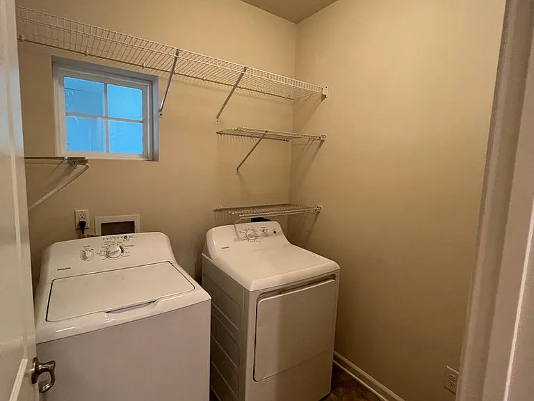 965 Eagle Pl N — Photo 5