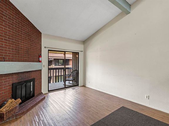 3rd image of 2922 Holly Avenue #204