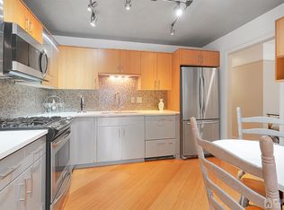 175 Hidden Hollow Ct, Edison, NJ 08820