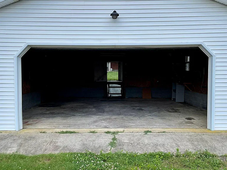 1914 S Wood St — Photo 38